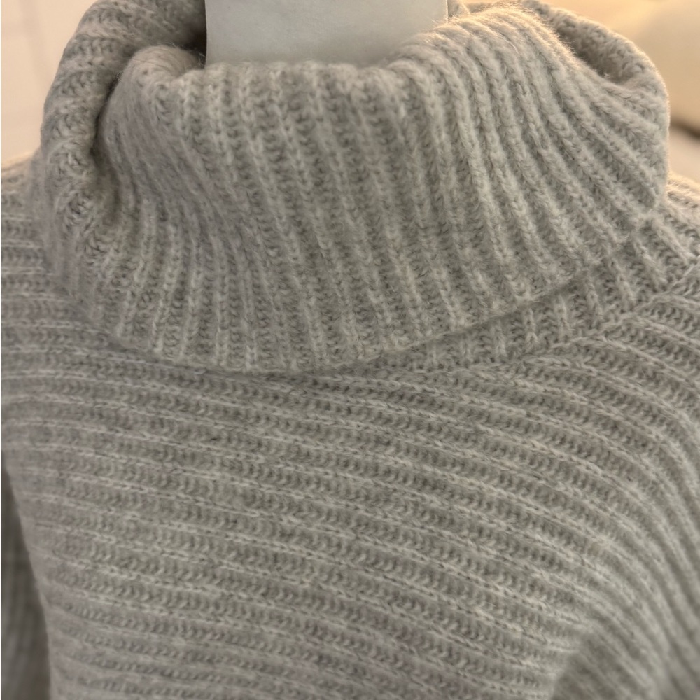 Leith Soft Gray Knit Pullover - Picture 8 of 11